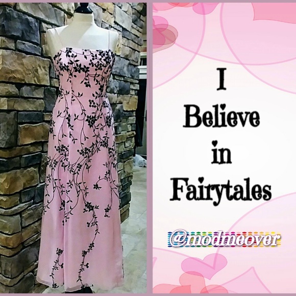 Morgan & Co. Dresses & Skirts - Pretty in Pink Party Dress